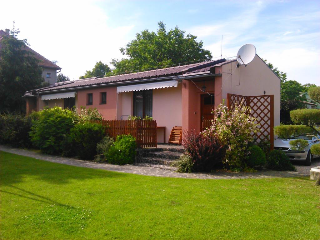 Bungalovy Natura Trávnica Oda fotoğraf
